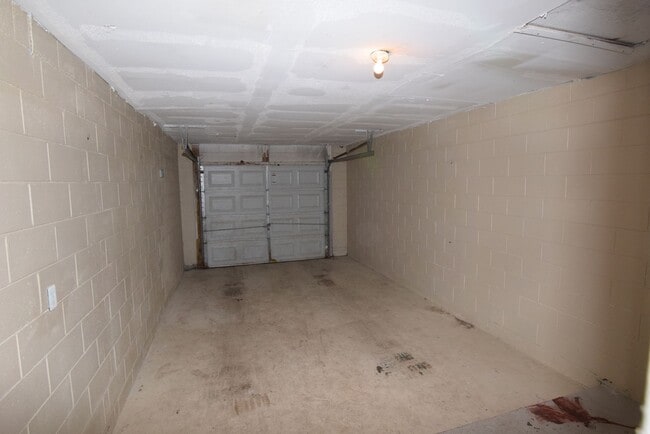 Building Photo - 3115 Split Willow Dr