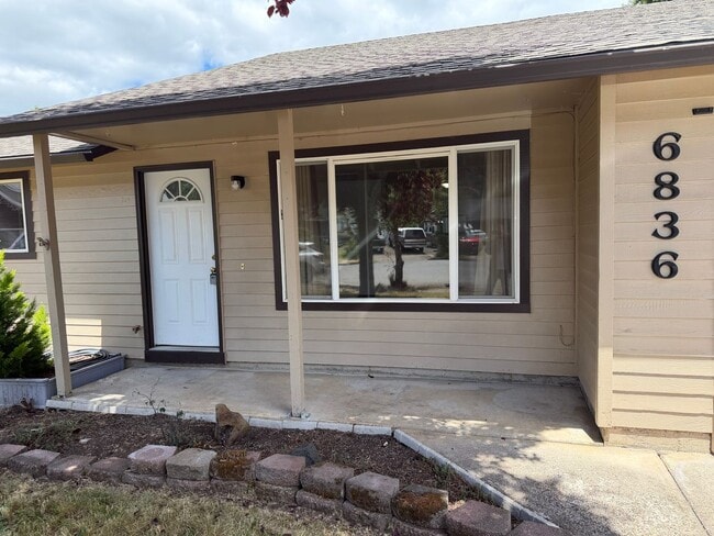 Building Photo - 3 bedroom 2 bath house in Thurston!