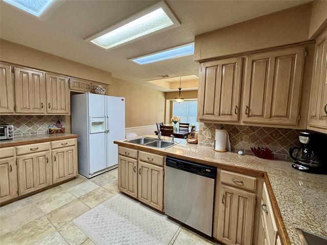 Building Photo - 1412 Brookshire Dr