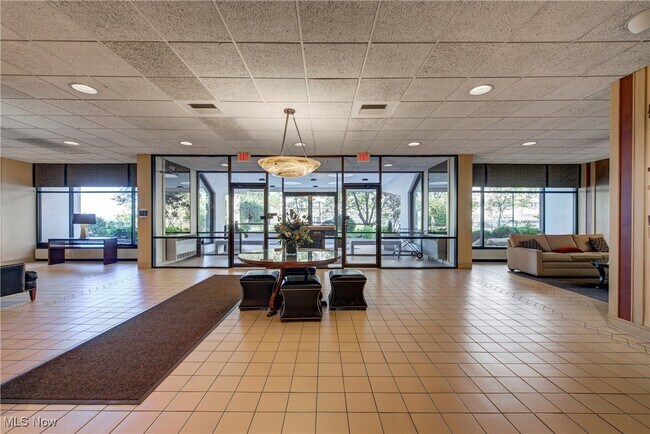 Building Photo - 12550 Lake Ave