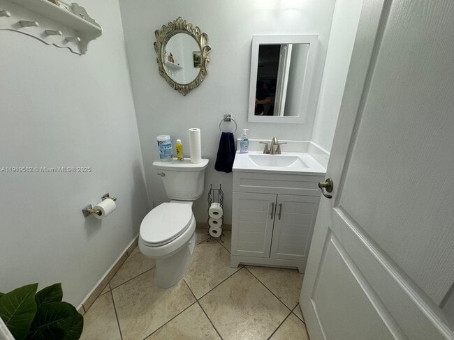 Building Photo - 8061 SW 119th Ct