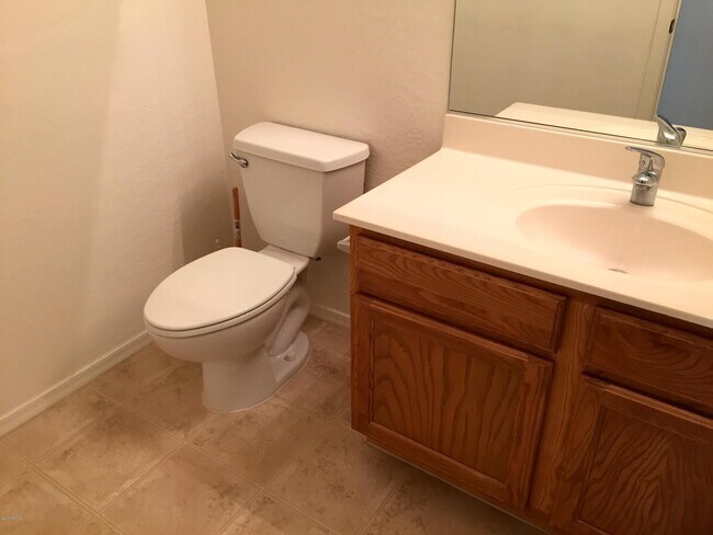 Building Photo - 44177 Palmen Dr