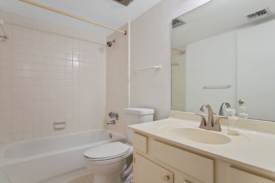 Building Photo - 93 La Rue Pl NW