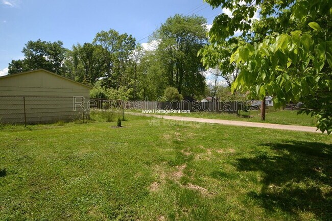 Building Photo - 6941 Mulberry St