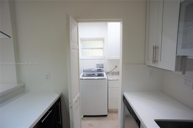 Building Photo - 8401 SW 107th Ave