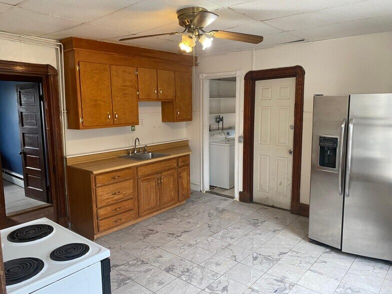 Primary Photo - 311 New Park Ave