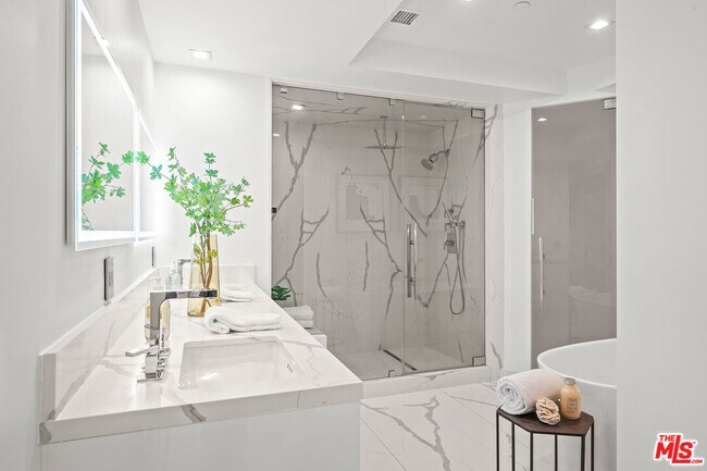 Building Photo - 10601 Wilshire Blvd