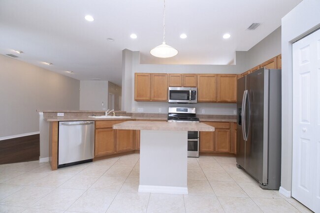 Building Photo - 4 bedroom 3 Bath Pool home in Lakewood Ranch Greenbrook