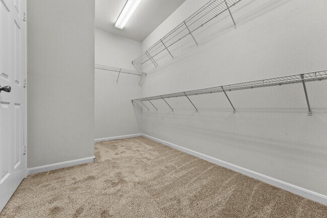 Building Photo - 15335 Oakheath Colony Ln