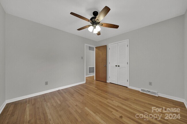 Building Photo - 5922 Coatbridge Ln