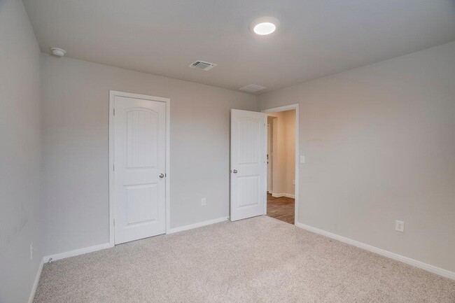Building Photo - 1007 Coolridge Ct