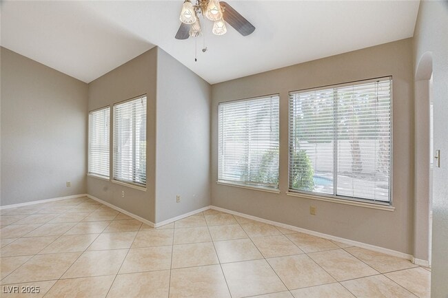 Building Photo - 4432 Crimson Leaf Dr