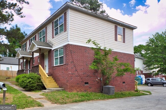 Building Photo - 501 Pine Park St