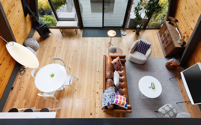 Building Photo - 3679 S Shorewood Ave