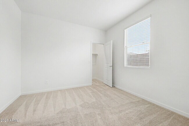 Building Photo - 21415 W Holly St