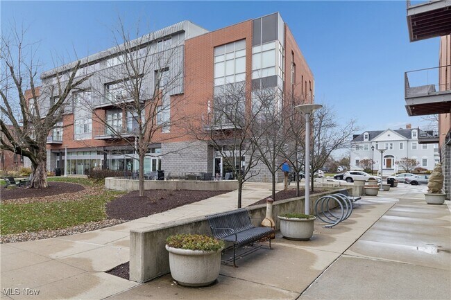 Building Photo - 55 E College St