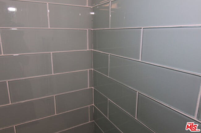 Building Photo - 8111 Westlawn Ave