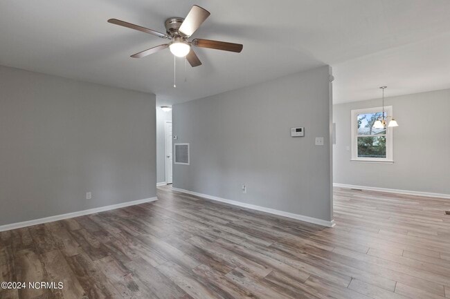 Building Photo - 124 Kitt Dr