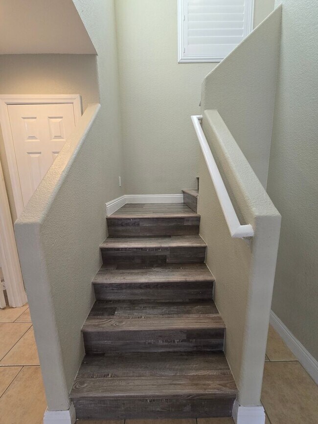 Building Photo - A Fabulous 4 Bedroom Home in Peccole Ranch