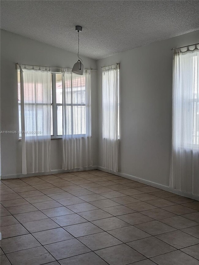 Building Photo - 876 Sand Creek Cir