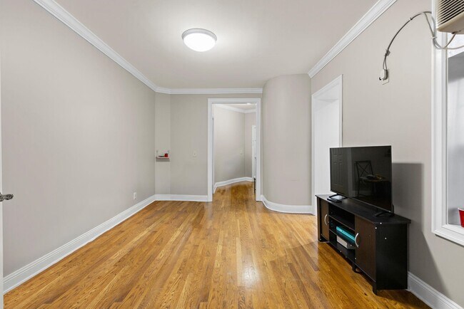 Building Photo - 151 Sip Ave