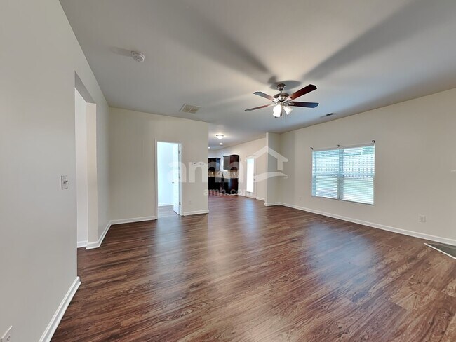 Building Photo - 2311 Foxy Dr