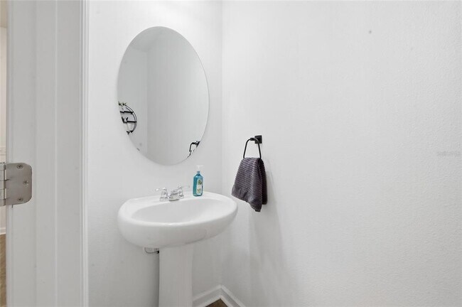 Building Photo - 831 Sunlit Coral St