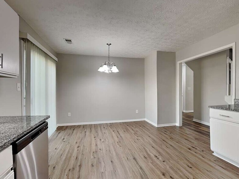 Building Photo - 1052 Autumn Crest Dr