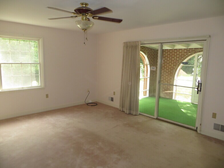 Building Photo - 8750 Plenty Highlands Pl
