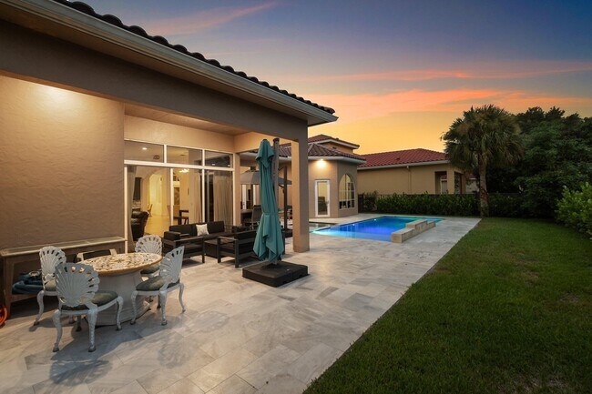 Building Photo - 3381 Lago De Talavera