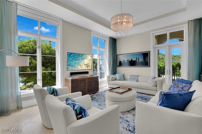 Primary Photo - 684 10th Ave S