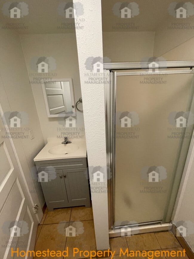 Building Photo - 451