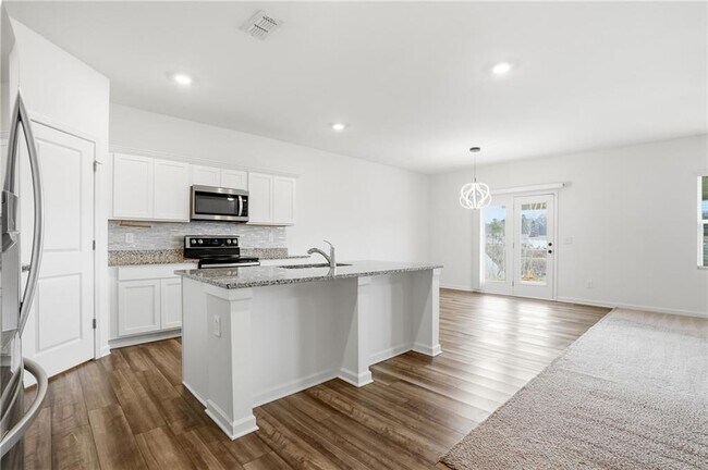 Building Photo - 395 Knightsbridge Ln