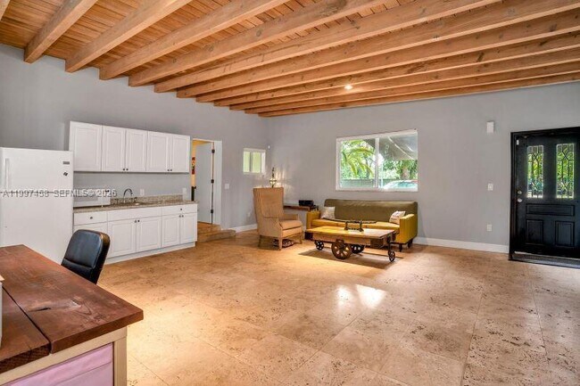 Building Photo - 7405 SW 79th Ct