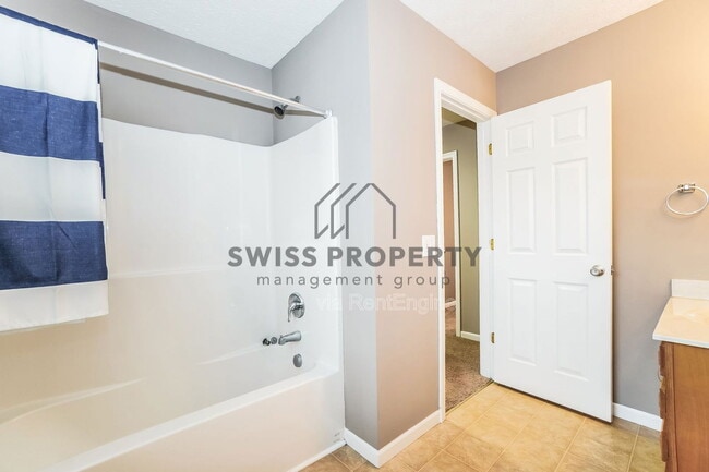 Building Photo - 673 Gilbert St