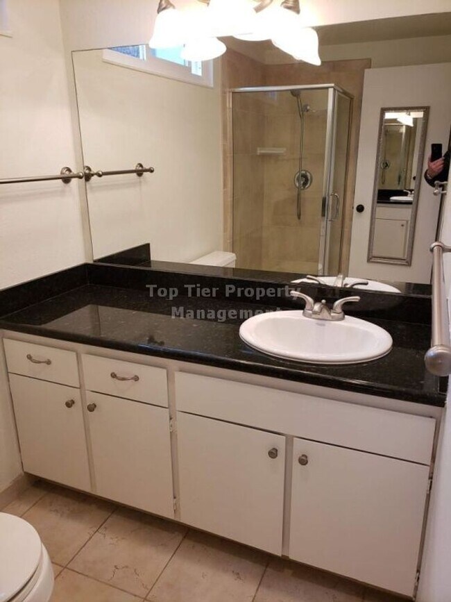 Building Photo - Very nice 4 Bed /2 Bath/1,948 Sqft house in desirable Campolindo neighborhood in Moraga available...