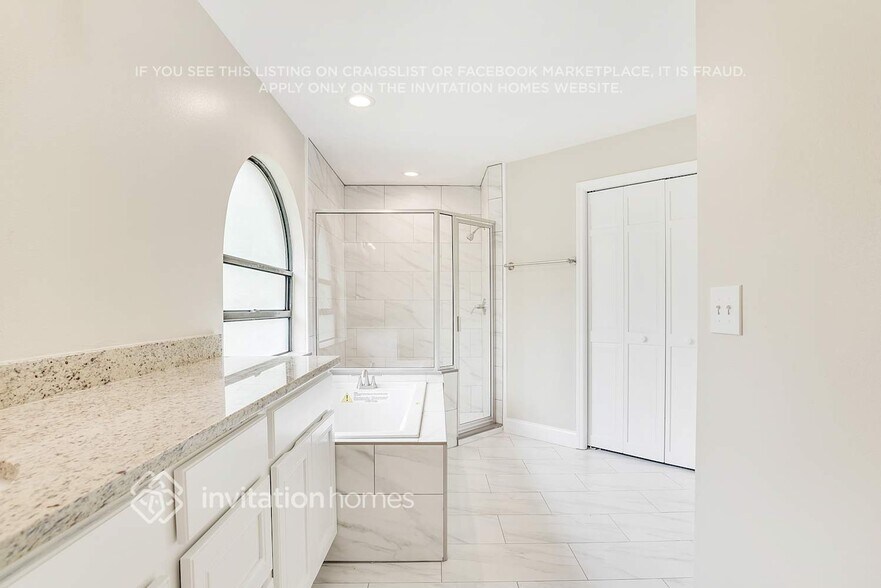 Building Photo - 7455 High Lake Dr