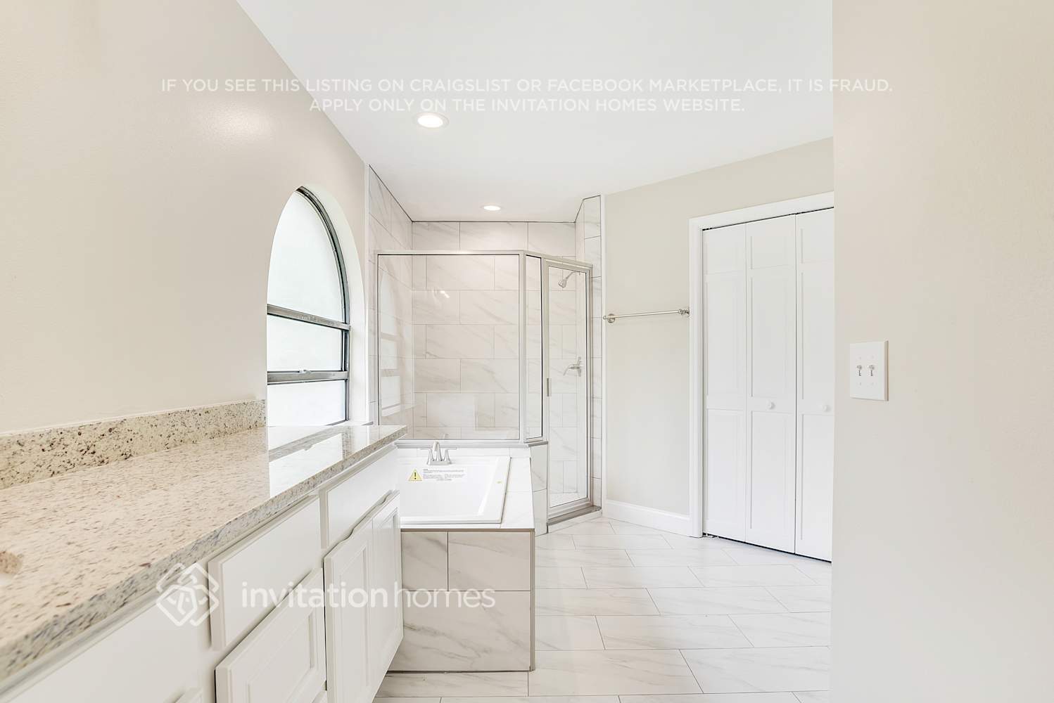 Building Photo - 7455 High Lake Dr