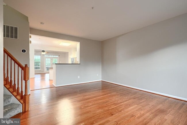 Building Photo - 8820 Papillon Dr