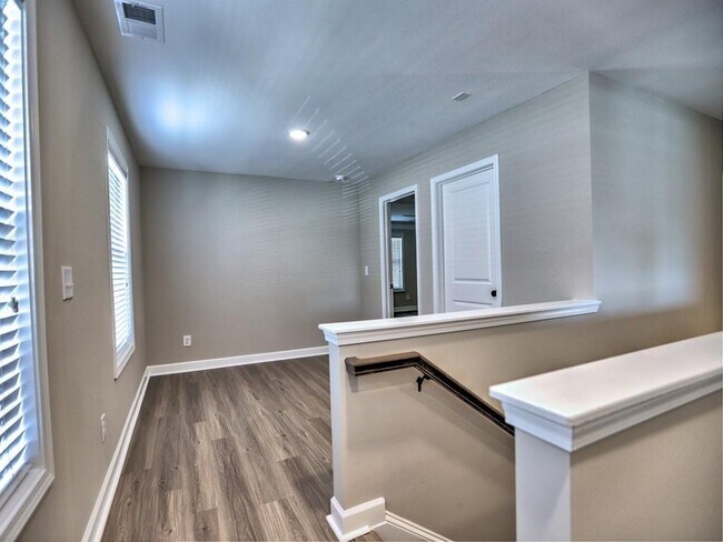 Building Photo - 3355 Verdi Ln