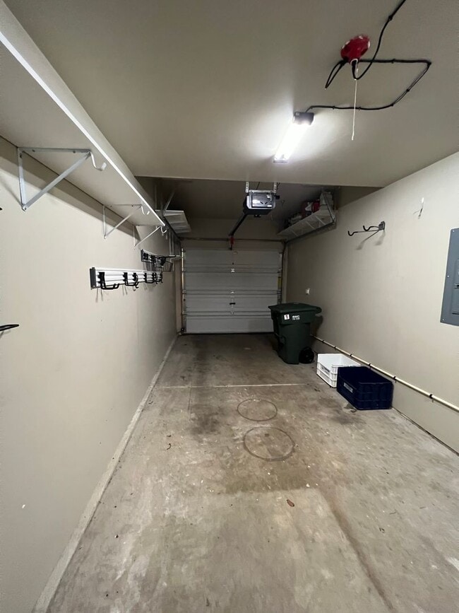 Building Photo - 2 Bedroom 1.75 Bathroom Condo in North Bellingham