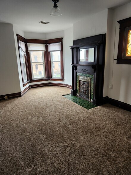 Old original Victorian charm living room - 71 Martin Ave