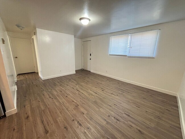 Building Photo - 271 N 300 W