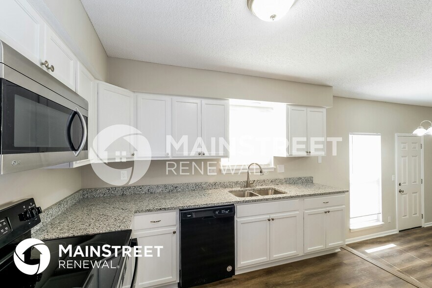 Building Photo - 8029 W 149th St
