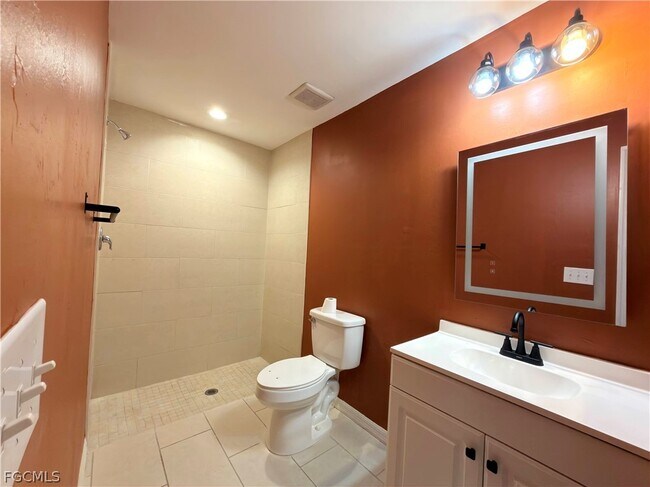 Building Photo - 4126 Skyline Blvd