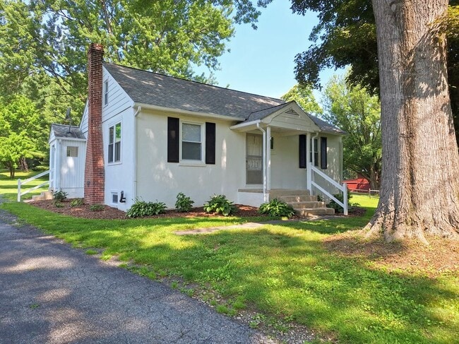 Primary Photo - 624 Chandler Mill Rd
