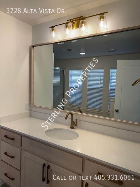 Building Photo - 3728 Alta Vis Dr
