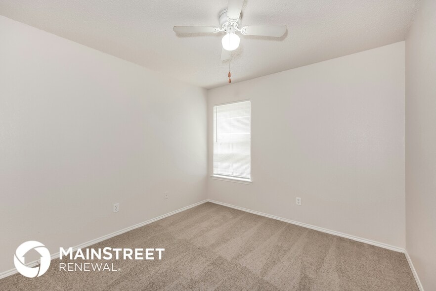 Building Photo - 10836 Deauville Cir N