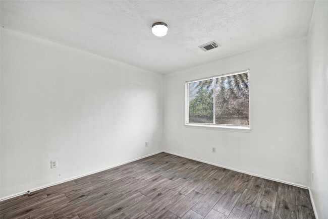 Building Photo - 4403 Sprangletop Ave