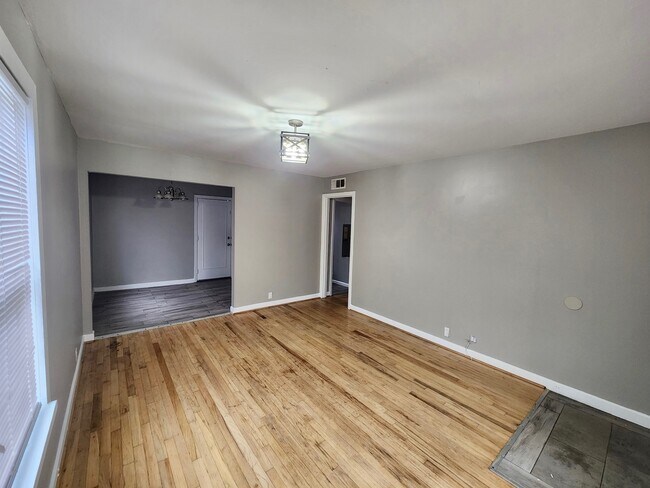 Building Photo - 4220 40th Ct N